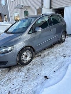 Begagnad VW Golf Plus Cross 122 HK (89 kW) 2011 Minibuss
