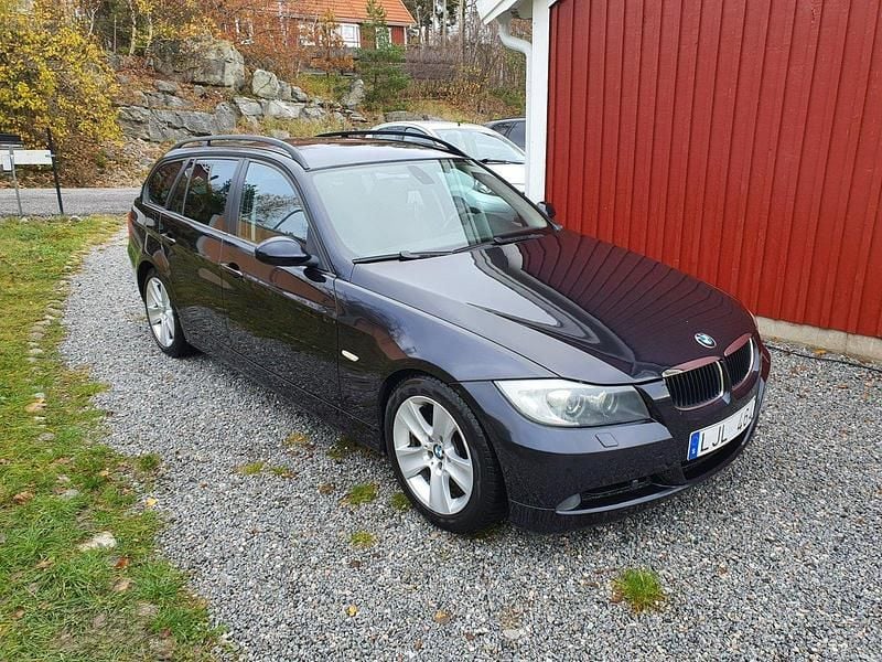 Svart Begagnad 2008 BMW 320 Comfort Edition Kombi | 67 000 kr (Marknadspris) - Bild 1/4