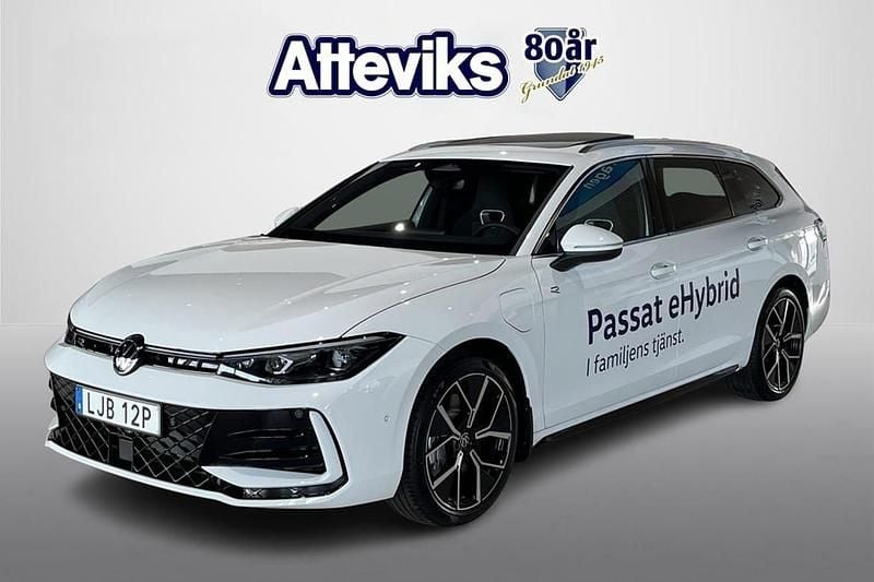Mörkgrå Ny 2024 VW Passat Edition Kombi | 519 000 kr (Bra pris) - Bild 1/4