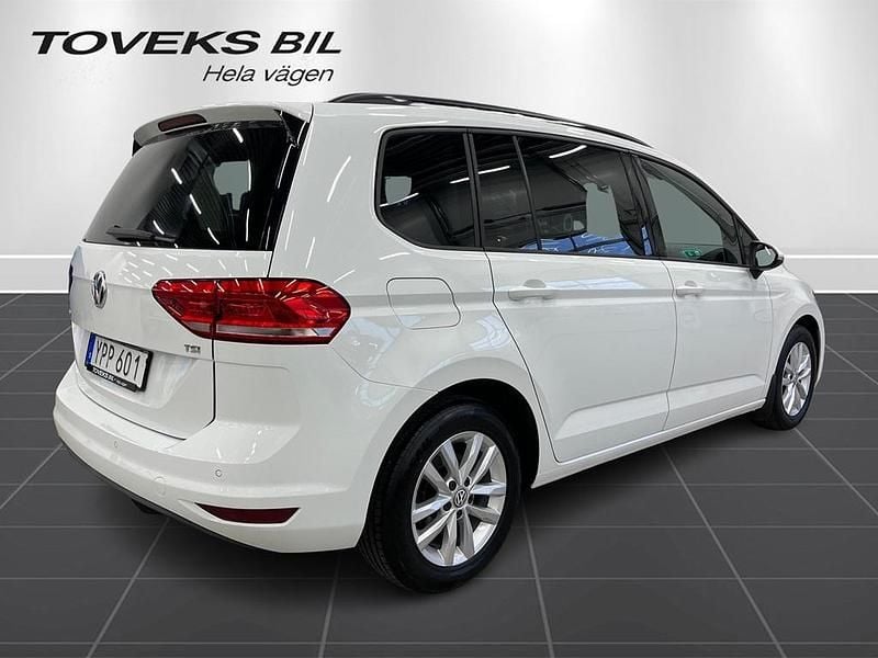 Begagnad VW Touran 110 HK (80 kW) 2018 Vit Minibuss