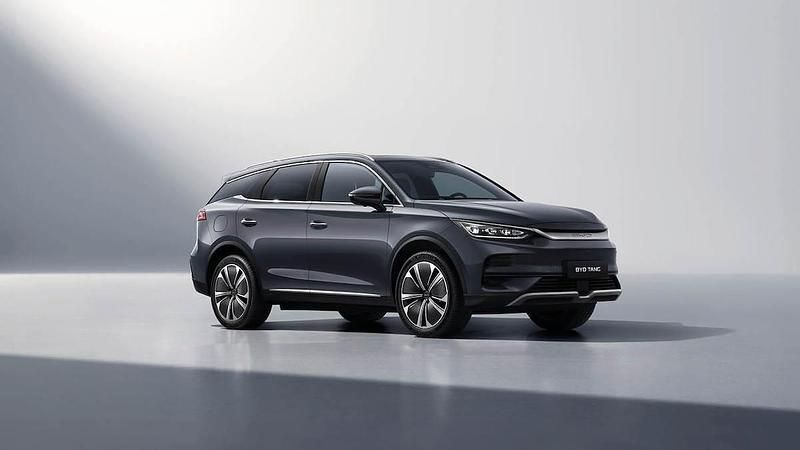 Vit Begagnad 2024 BYD Tang SUV | 569 900 kr - Bild 1/4