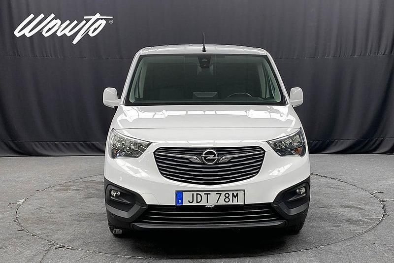 Begagnad Opel Combo Business 131 HK (96 kW) 2020 Vit Minibuss