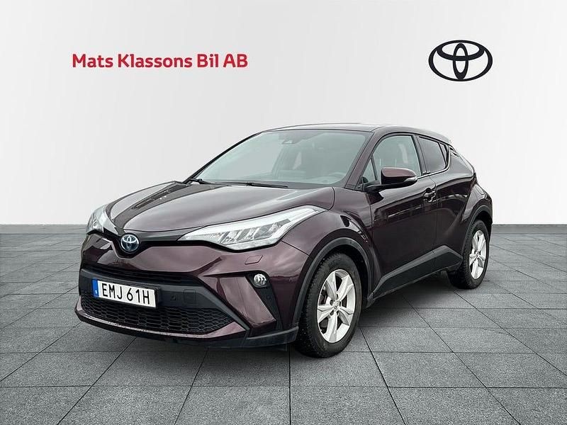 Lila Begagnad 2022 Toyota C-HR Edition SUV | 269 000 kr (Marknadspris) - Bild 1/4