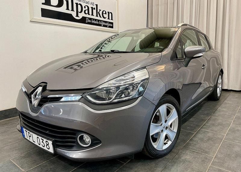 Grå Begagnad 2015 Renault Clio GrandTour Kombi | 79 900 kr (Marknadspris) - Bild 1/3