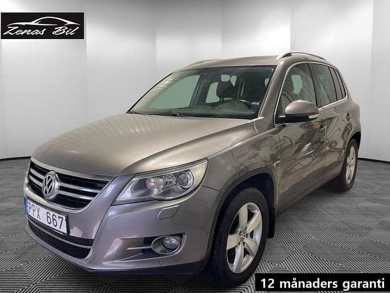 Mörkgrå Begagnad 2010 VW Tiguan Sportline SUV | 59 900 kr (Bra pris) - Bild 1/4