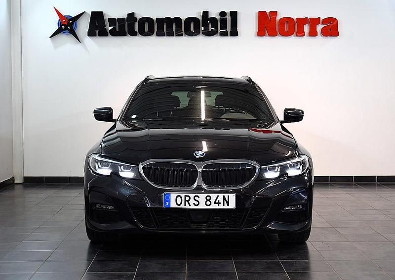 Begagnad BMW 330e M Sport 184 HK (135 kW) 2021 Svart Kombi