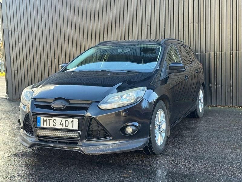 Svart Begagnad 2012 Ford Focus Trend Kombi | 34 700 kr (Bra pris) - Bild 1/4