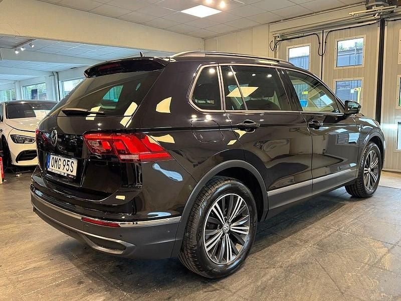 Begagnad VW Tiguan 150 HK (110 kW) 2022 Svart SUV