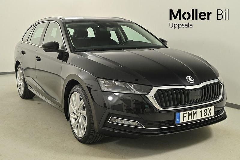 Svart (black magic pärleffekt me) Begagnad 2024 Skoda Octavia Kombi | 339 900 kr (Marknadspris) - Bild 1/4