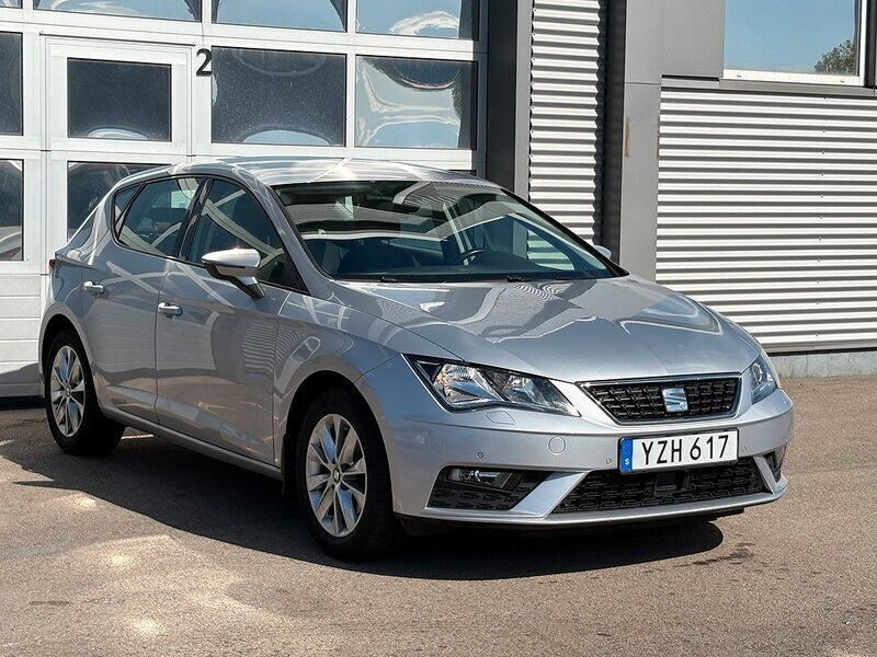 Silver Begagnad 2017 Seat Leon Style Halvkombi | 99 900 kr (Marknadspris) - Bild 1/4