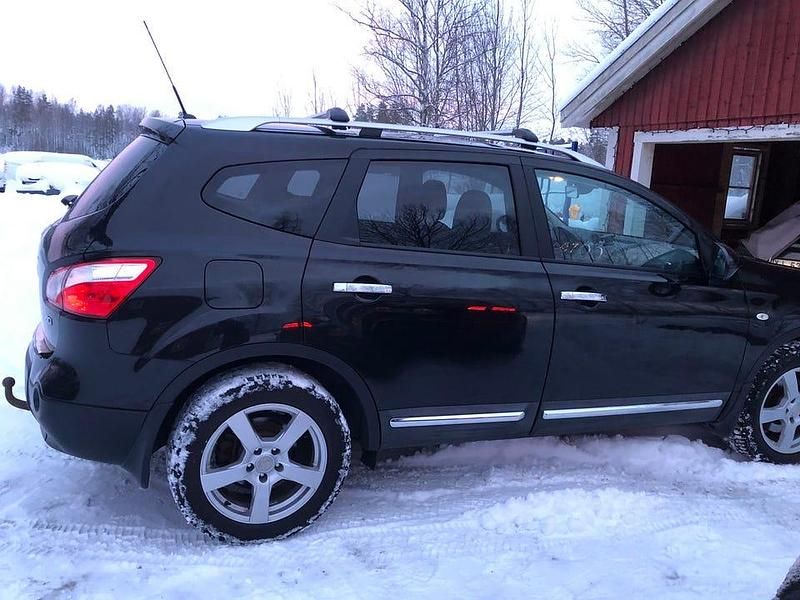 Begagnad Nissan Qashqai +2 150 HK (110 kW) 2012 SUV