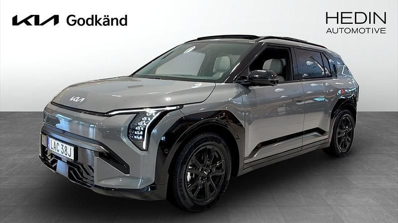 Grå Begagnad 2025 Kia EV3 GT-Line SUV | 499 900 kr (Marknadspris) - Bild 1/4