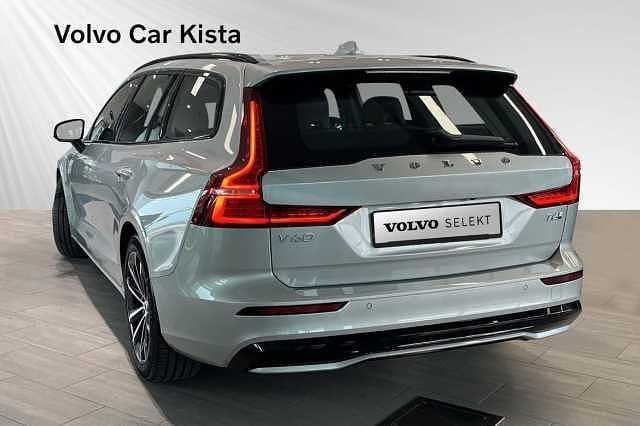 Begagnad Volvo V60 Plus 355 HK (261 kW) 2024 Silver Kombi