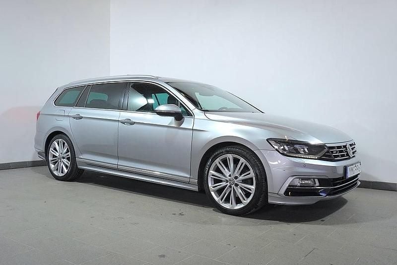 Begagnad VW Passat R-line 220 HK (161 kW) 2018 Silver Kombi
