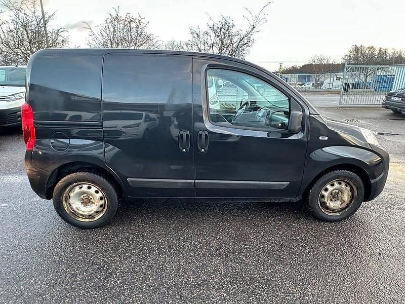 Begagnad Peugeot Bipper 75 HK (55 kW) 2014 Grå Minibuss