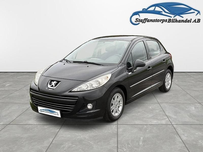 Svart Begagnad 2010 Peugeot 207 Halvkombi | 39 900 kr (Bra pris) - Bild 1/4