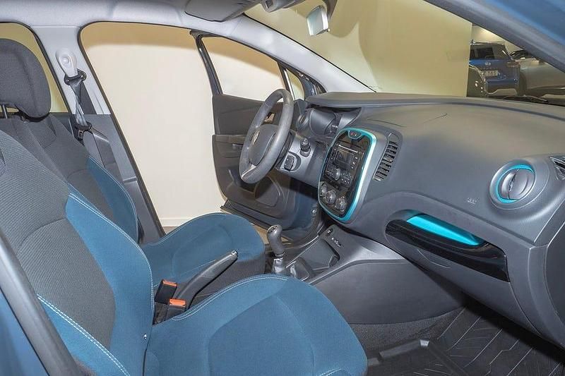 Begagnad Renault Captur 90 HK (66 kW) 2016 Blå SUV
