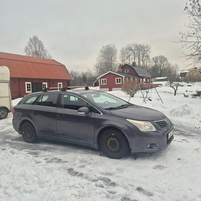 Begagnad 2011 Toyota Avensis Multidrive S Kombi | 40 000 kr (Superpris) - Bild 1/4