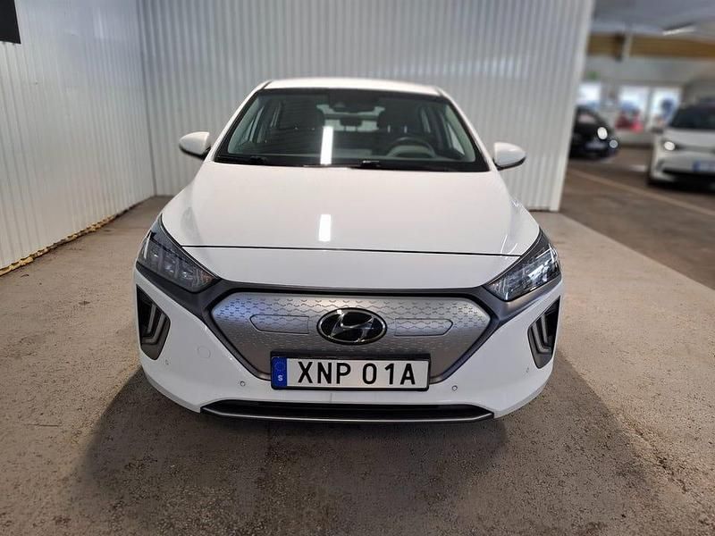 Begagnad Hyundai Ioniq 100 kW (136 HK) 2019 Okänd Halvkombi