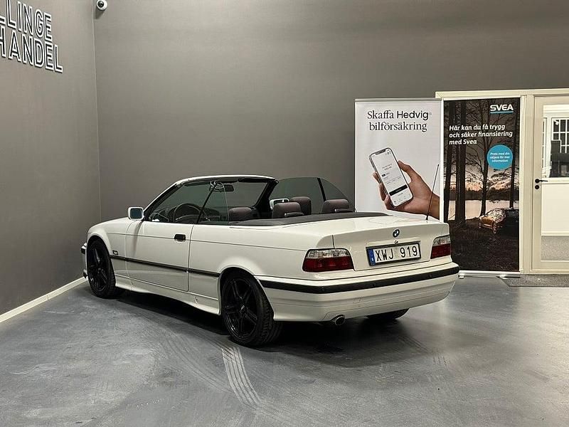 Begagnad BMW 320 Cabriolet 150 HK (110 kW) 1994 Vit Cab