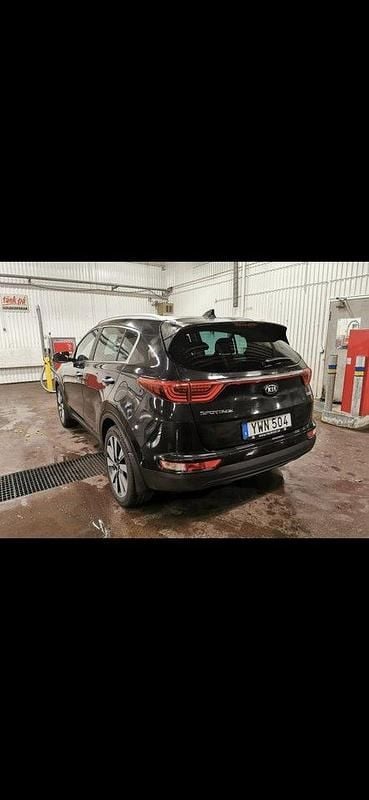 Svart Begagnad 2017 Kia Sportage Advance SUV | 180 000 kr (Marknadspris) - Bild 1/4