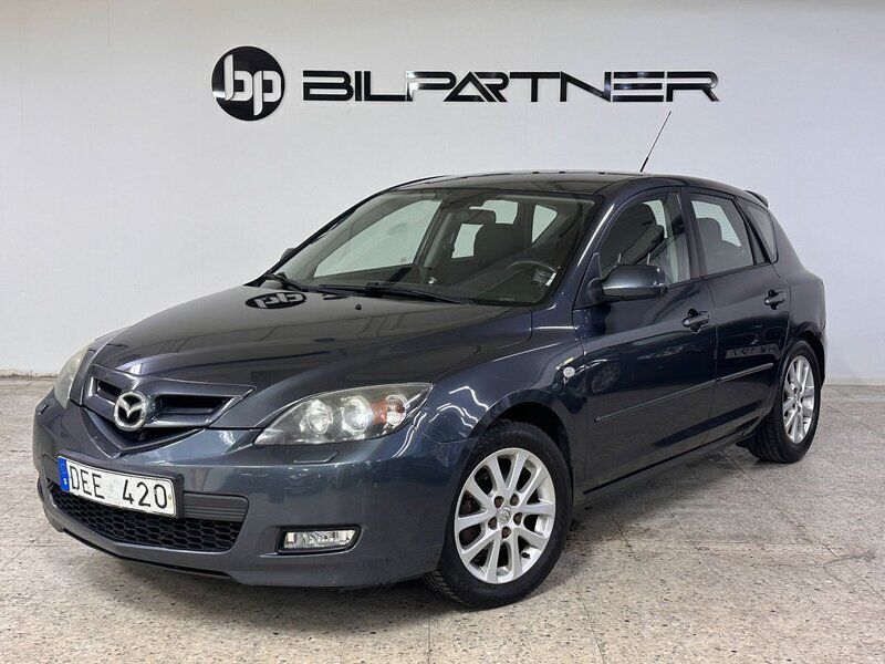 Grå Begagnad 2008 Mazda 3 Inclusive Halvkombi | 66 900 kr (Dyr) - Bild 1/4