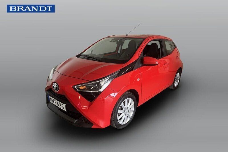 Röd Begagnad 2019 Toyota Aygo Halvkombi | 104 900 kr (Marknadspris) - Bild 1/4