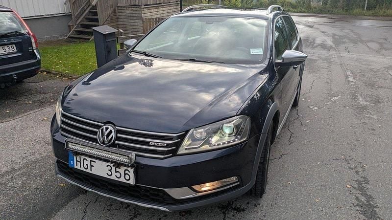 Blå Begagnad 2014 VW Passat Alltrack Kombi | 85 000 kr (Bra pris) - Bild 1/4