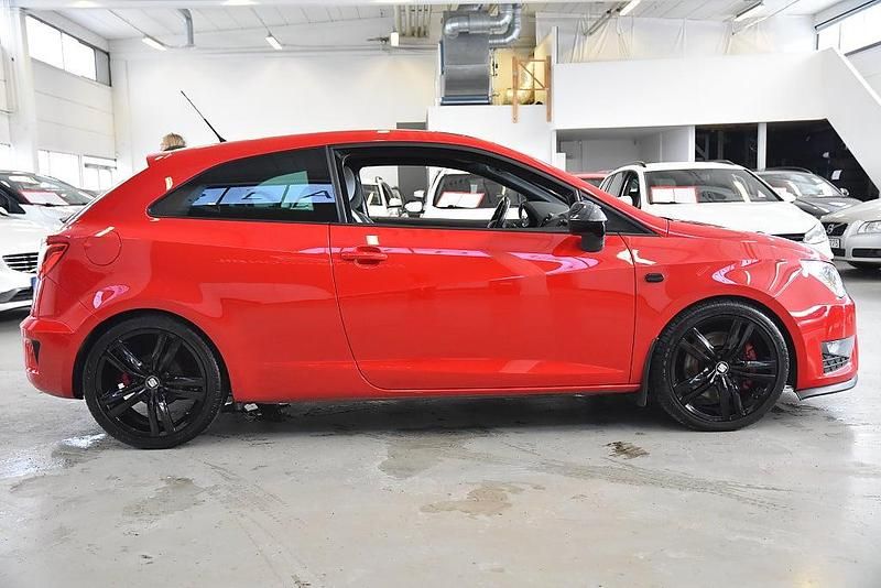 Begagnad Seat Ibiza CUPRA 192 HK (141 kW) 2016 Röd Halvkombi