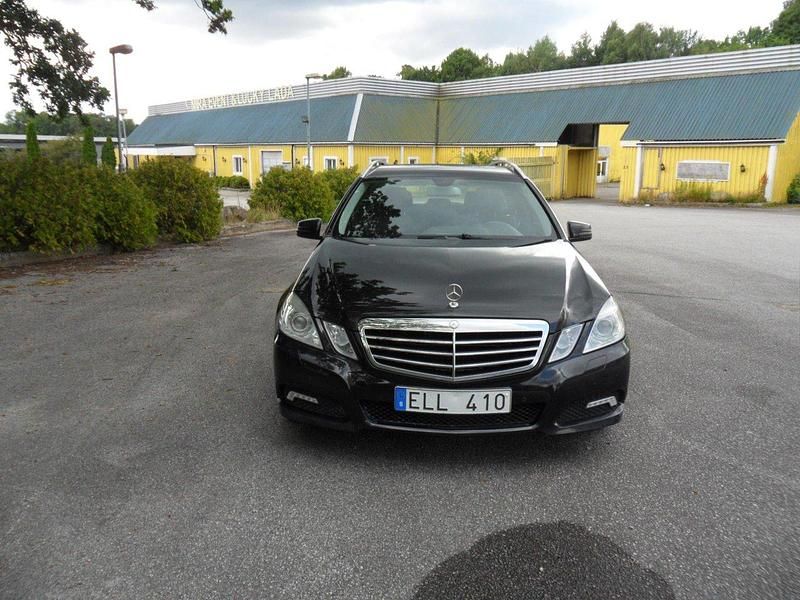 Svart Begagnad 2010 Mercedes E350 Kombi | 75 000 kr - Bild 1/4