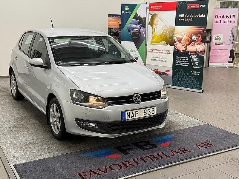 Begagnad VW Polo 90 HK (66 kW) 2012 Silver Halvkombi