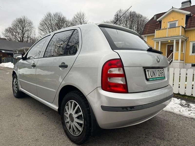 Begagnad Skoda Fabia 68 HK (50 kW) 2003