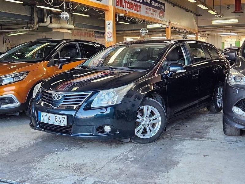 Blå Begagnad 2011 Toyota Avensis Kombi | 49 999 kr (Marknadspris) - Bild 1/4