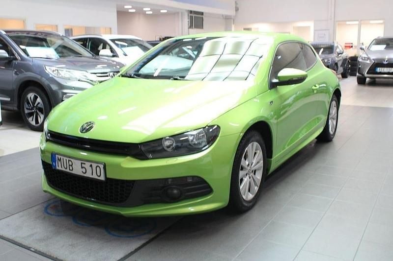 Ljusgrön Begagnad 2013 VW Scirocco R-line Sportkupé | 74 900 kr (Marknadspris) - Bild 1/4
