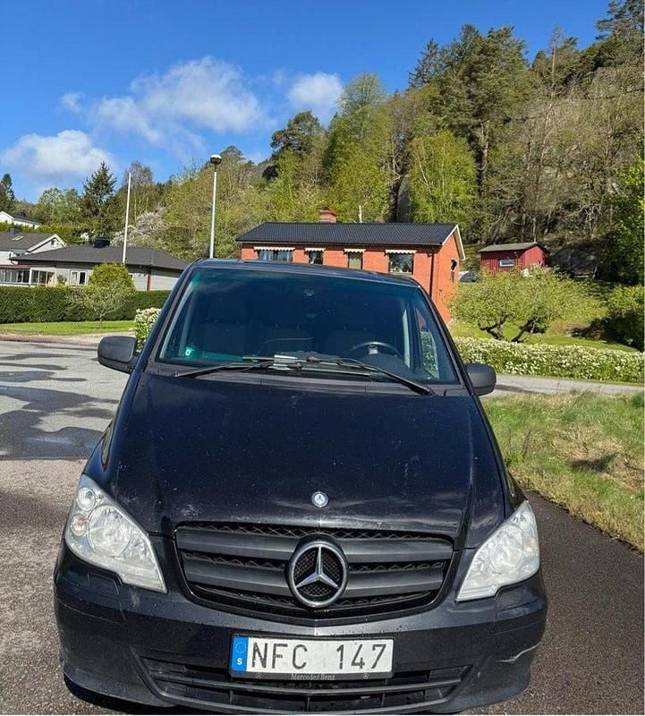 Svart Begagnad 2013 Mercedes Vito Minibuss | 79 900 kr (Dyr) - Bild 1/4