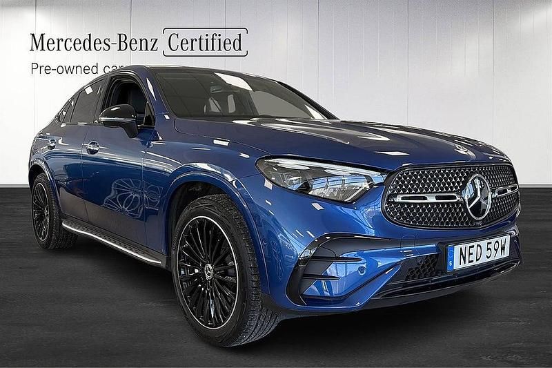 Begagnad Mercedes GLC400d AMG line 280 HK (205 kW) 2024 Spektralblå metallic Sportkupé