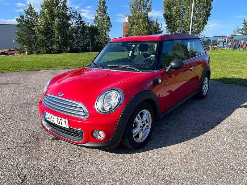 Röd Begagnad 2013 Mini One Clubman Kombi | 70 000 kr - Bild 1/4