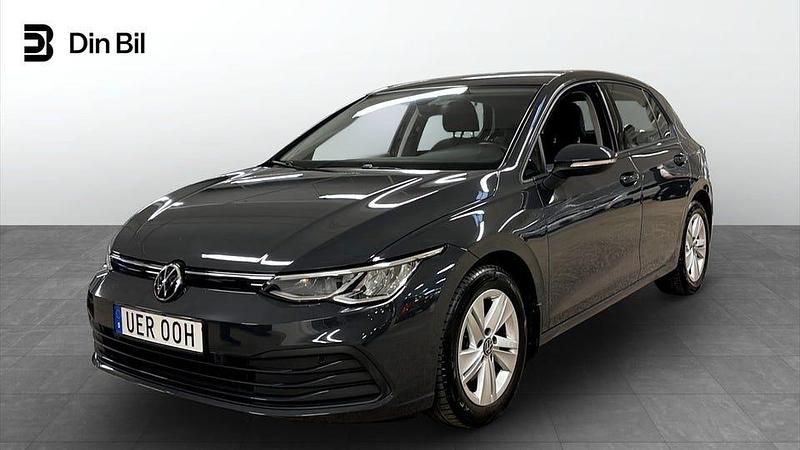 Grå Begagnad 2022 VW Golf VIII Halvkombi | 199 800 kr (Marknadspris) - Bild 1/4