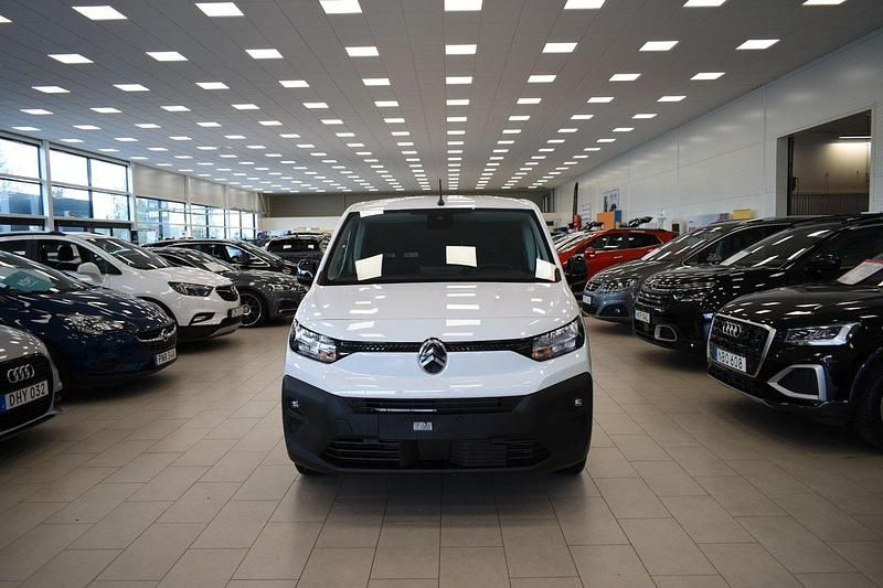 Vit Ny 2025 Citroën Berlingo Minibuss | 369 900 kr - Bild 1/4
