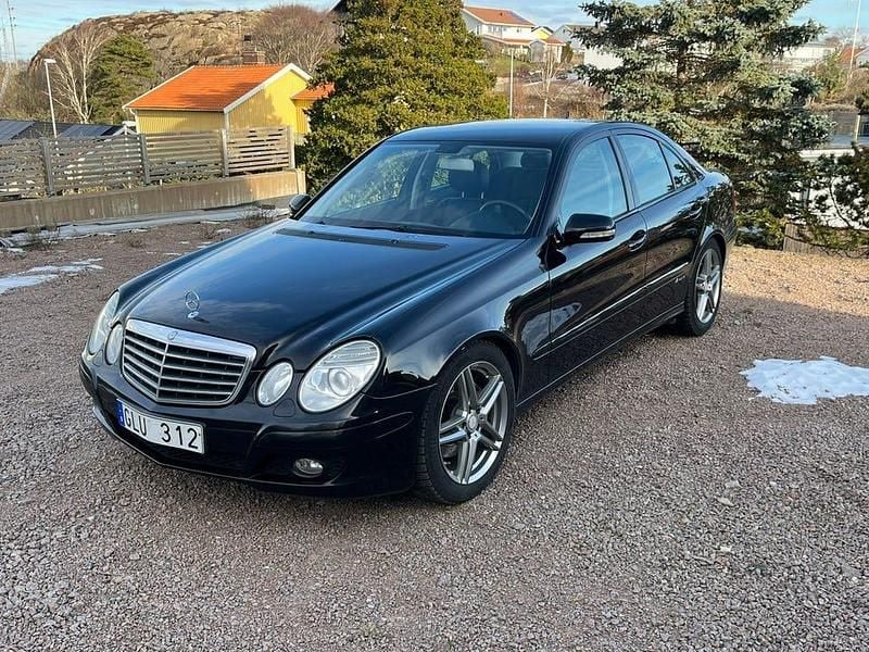 Begagnad Mercedes E200 184 HK (135 kW) 2008 Svart metallic