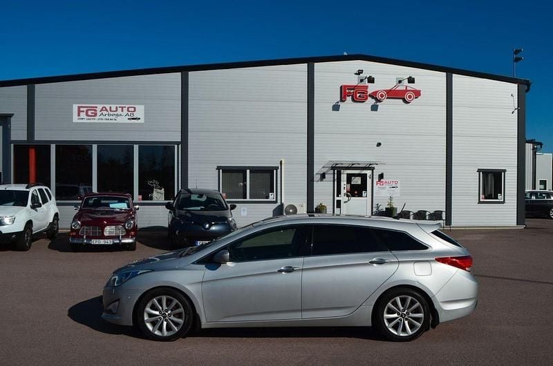 Silver Begagnad 2012 Hyundai i40 Kombi | 49 900 kr (Bra pris) - Bild 1/4