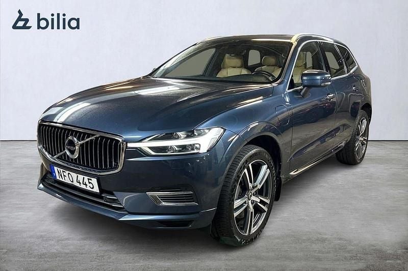 Mörkblå (blå) Begagnad 2019 Volvo XC60 Inscription SUV | 419 900 kr (Dyr) - Bild 1/4