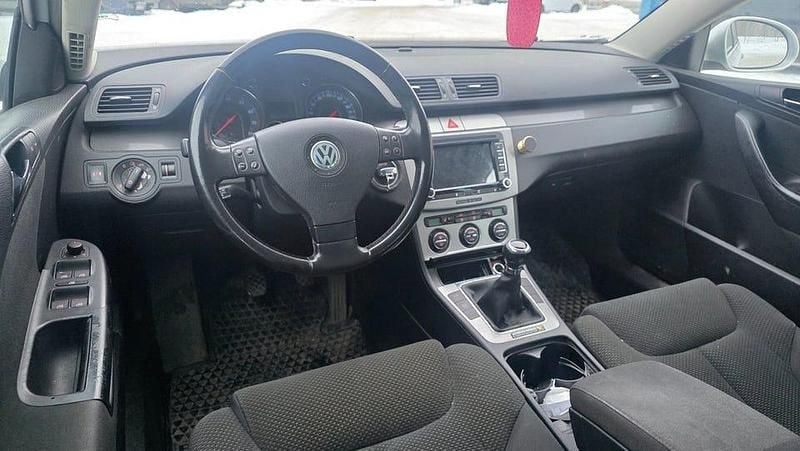 Begagnad VW Passat Comfortline 150 HK (110 kW) 2006 Silver