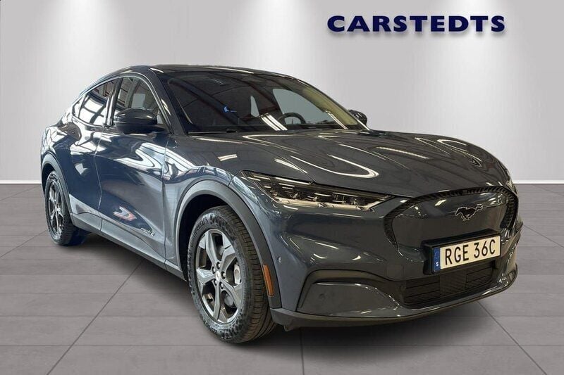 Blå Begagnad 2021 Ford Mustang Mach-E Standard Range SUV | 399 900 kr (Dyr) - Bild 1/4