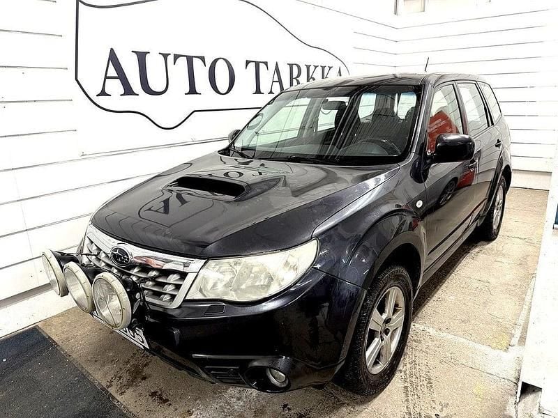Gråmetallic Begagnad 2012 Subaru Forester SUV | 49 000 kr (Marknadspris) - Bild 1/4