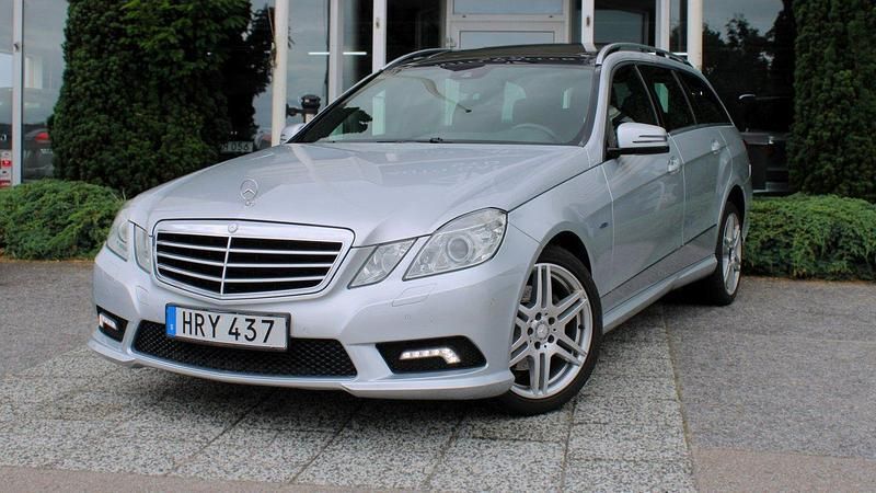 Silver Begagnad 2011 Mercedes E220 AMG Kombi | 147 900 kr (Marknadspris) - Bild 1/4
