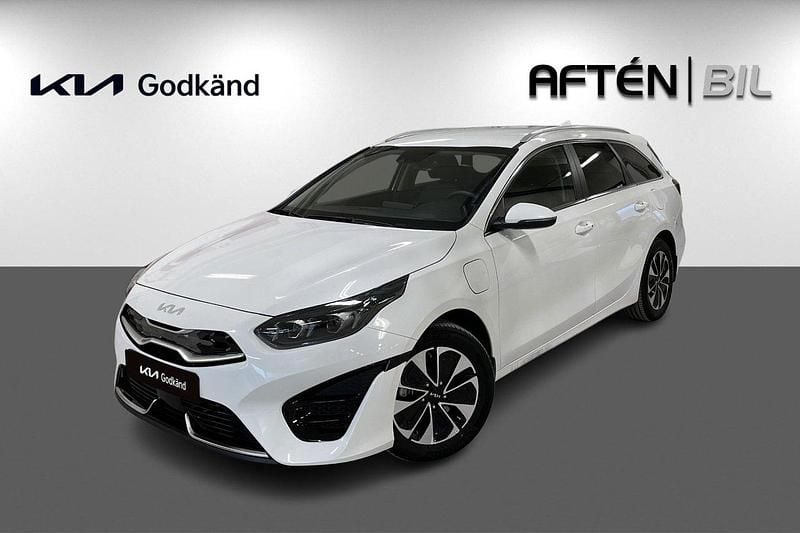 Vit Begagnad 2024 Kia Ceed Sportswagon Advance Kombi | 294 900 kr (Marknadspris) - Bild 1/3