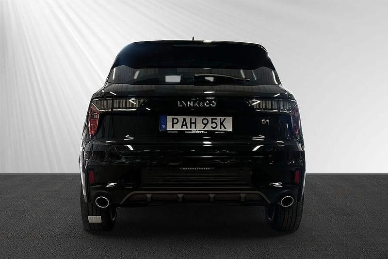 Begagnad Lynk & Co 01 264 HK (194 kW) 2021 Svart SUV
