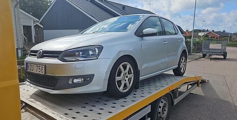 Silver Begagnad 2010 VW Polo Halvkombi | 20 000 kr (Superpris) - Bild 1/4