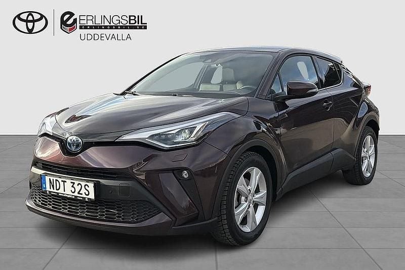 Lila Begagnad 2023 Toyota C-HR Executive SUV | 279 000 kr (Marknadspris) - Bild 1/3